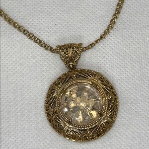 NWOT Gold Plated Glass Domed Pendant With Genuine Peridot Gemstone Necklace